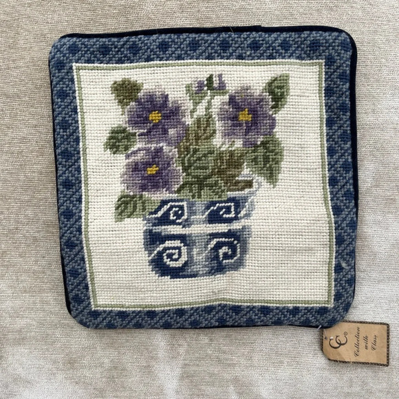 NWT Vintage Hand Crafted Needlepoint Pillow Cover • Velvet • Cotton & Wo…